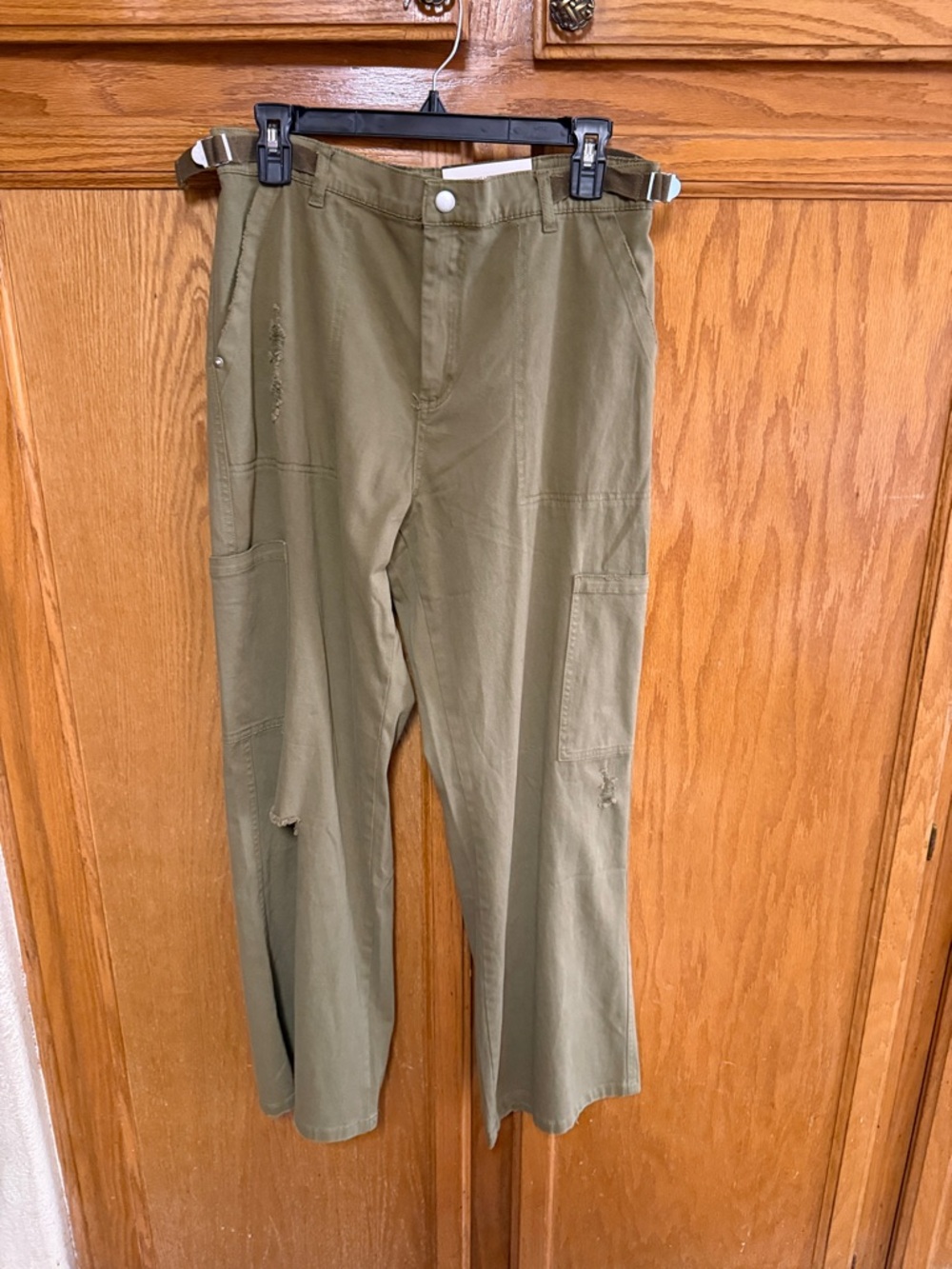 Men's Olive Cargo Pants with Utility Pockets